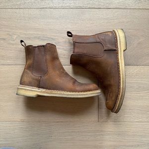 Clarks Women's Desert  Peak Chelsea Boot Rubber Crepe Sole LikeDuck Feet Boots
